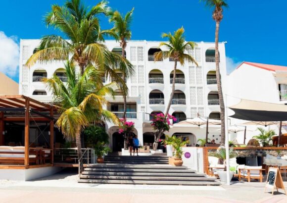 Holland House Beach Hotel